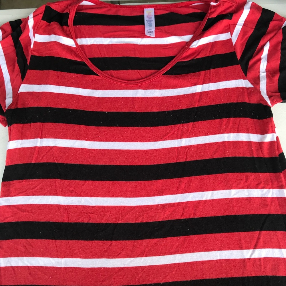 2 LulaRoe Classic T’s